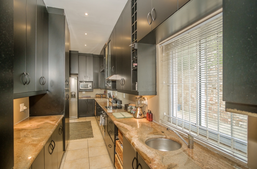 5 Bedroom Property for Sale in Misty Cliffs Western Cape
